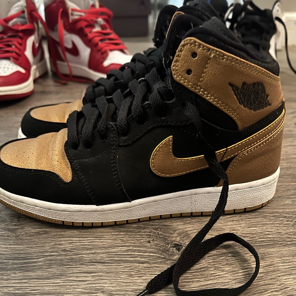 AJ1 'Melo' kids 4Y (women's 5.5) like new